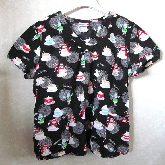 Scrub top winter theme - Picture 1 of 12